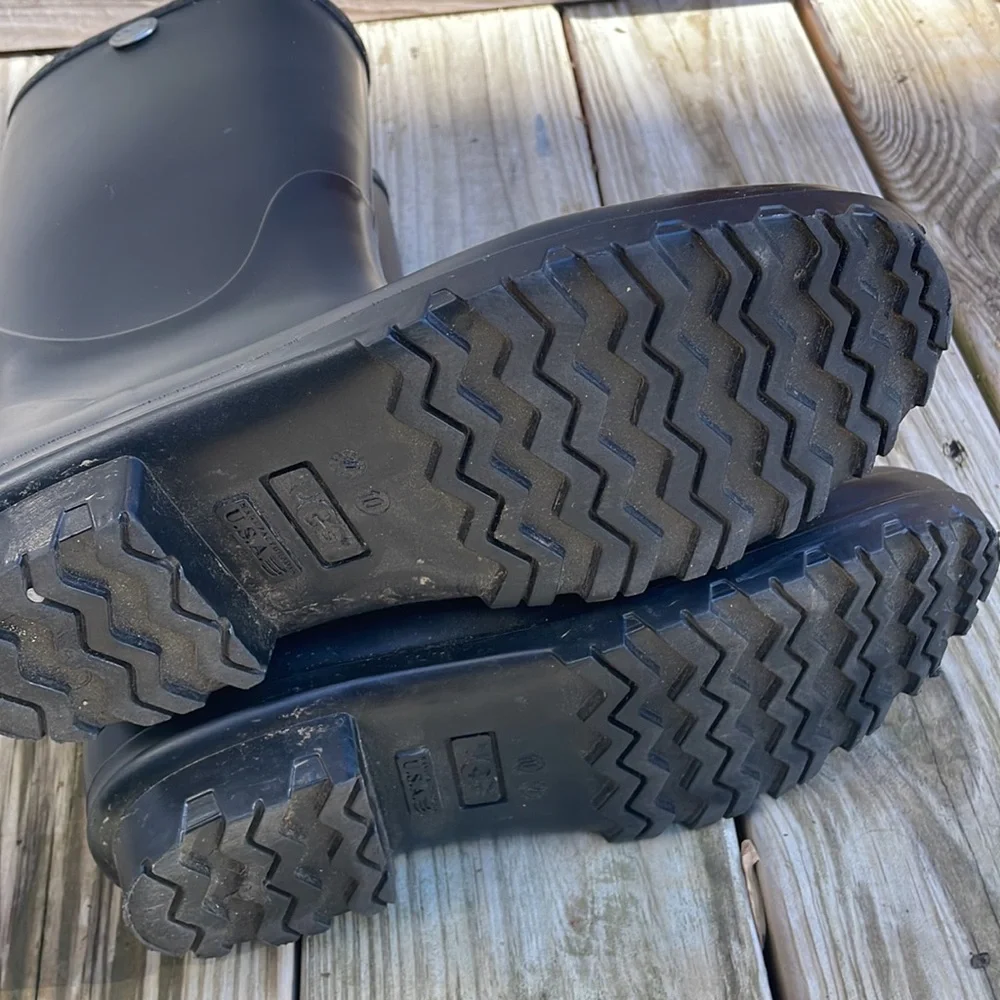 EUC UGG Shelby Waterproof Rubber Rain Boots Black Women's US 10 EU 41